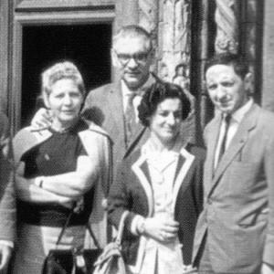 Luis Seoane, Mª Elvira Fernández “Maruxa”, Isaac Díaz Pardo e Mimina en Santiago de Compostela, 1963
